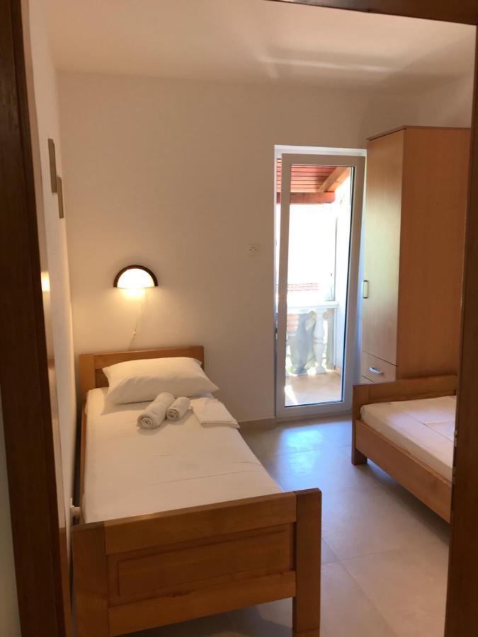 Appartamento Bava Ugljan Esterno foto