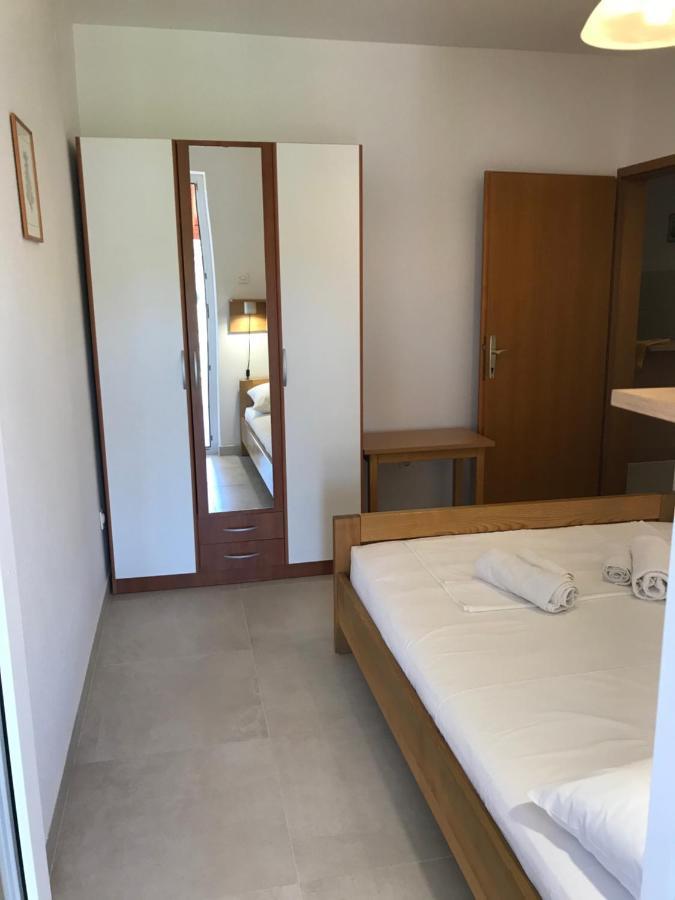 Appartamento Bava Ugljan Esterno foto