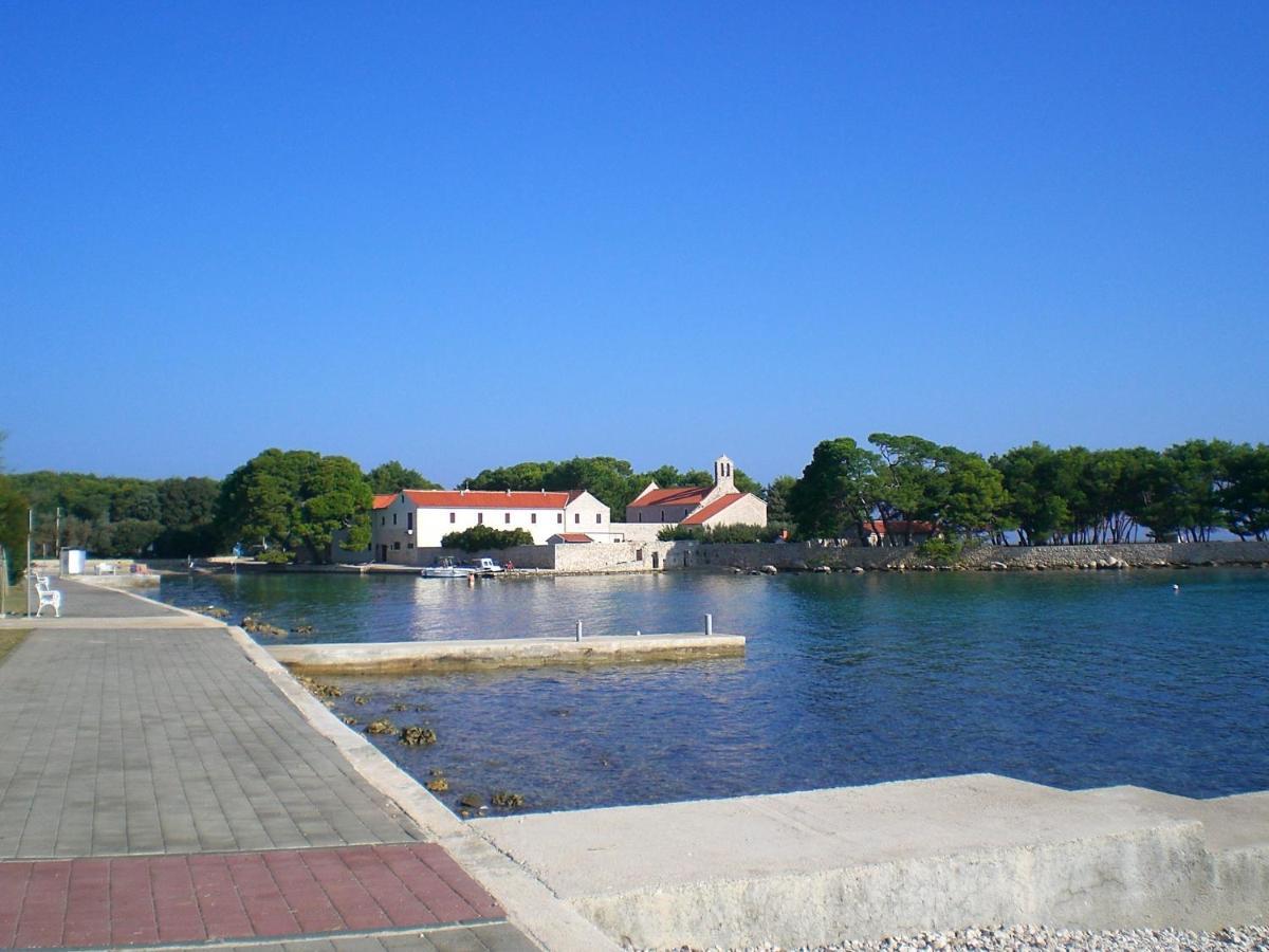 Appartamento Bava Ugljan Esterno foto